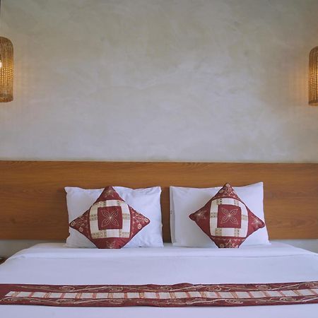 The Kd Suites & Coffee Shop Munggu Екстериор снимка