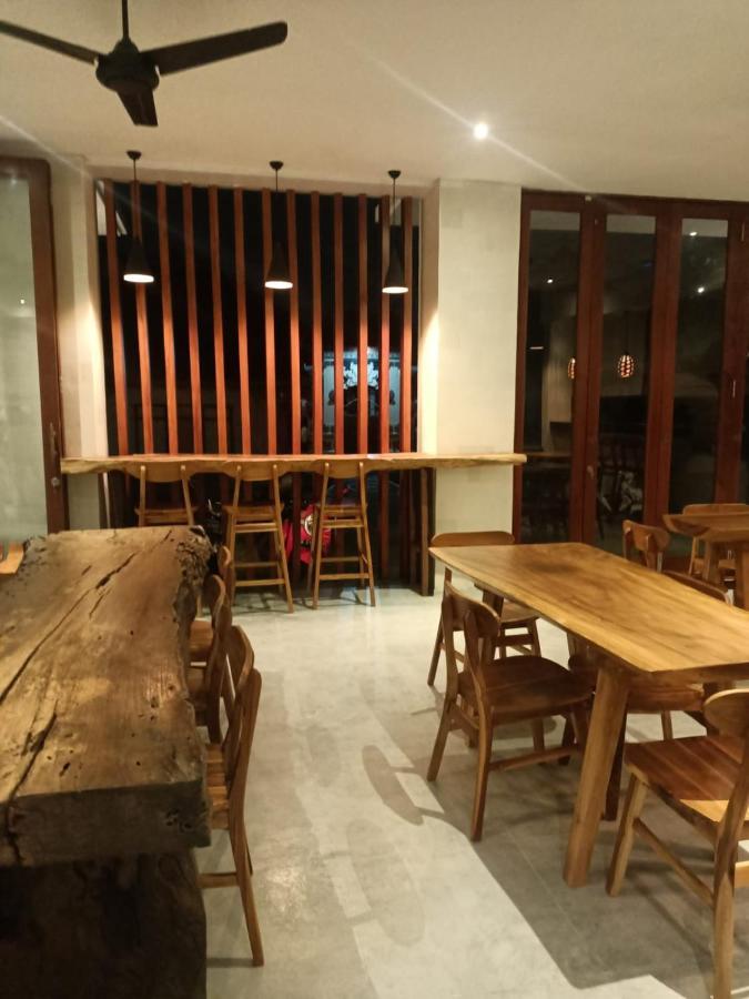 The Kd Suites & Coffee Shop Munggu Екстериор снимка